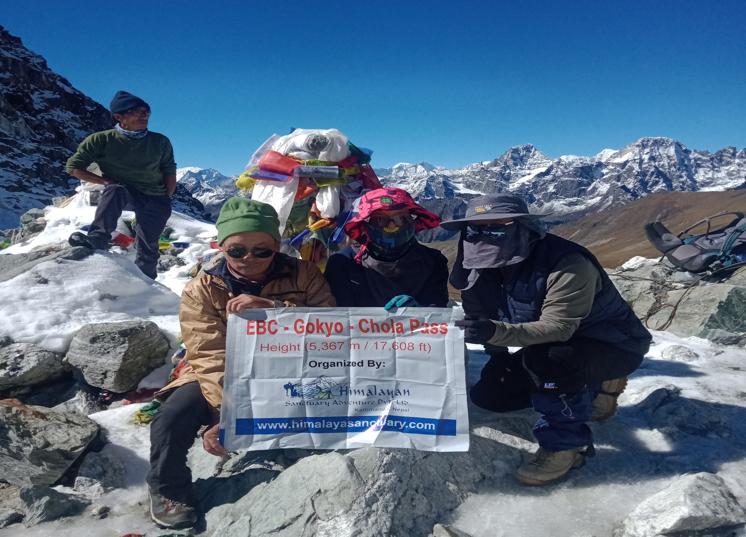 Everest Base Camp with Chola Pass via Gokyo